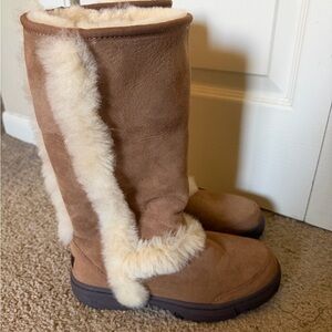 Ugg Tall Sunburst - Chestnut